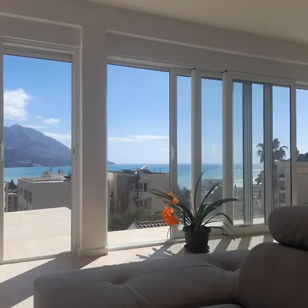 Marina Apartment *